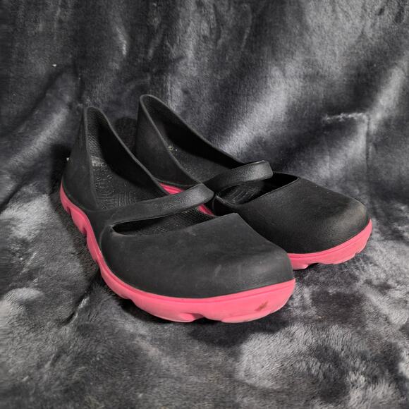 Crocs Size 8 Duet Sport Mary Jane Black and Pink Rubber Slip On Women’s - Picture 1 of 5